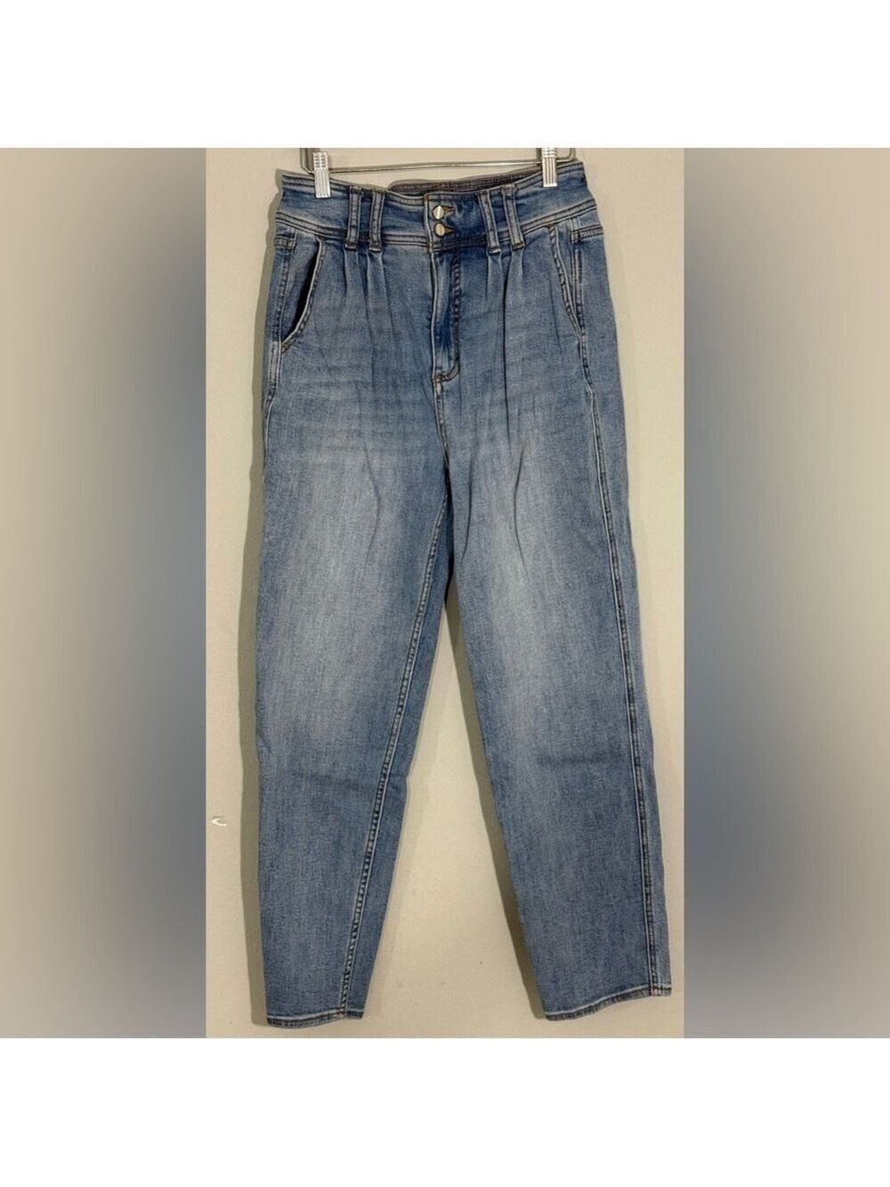 Pilcro Anthropologie High Rise Pleated Tapered Jeans Sz26 Light Wash